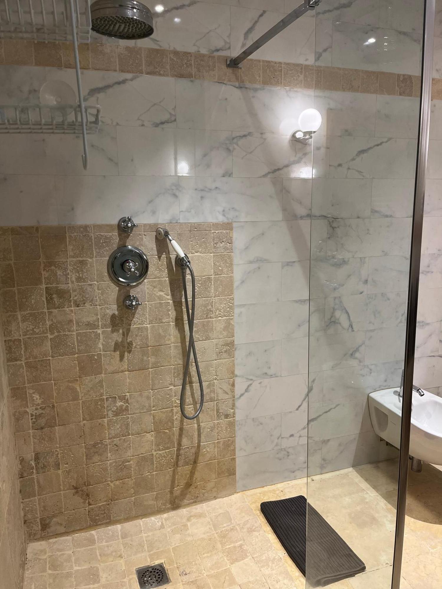 Grand Tamaris Hosting Bed and Breakfast Αρλ Εξωτερικό φωτογραφία